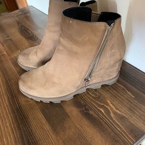 Sore Wedge Zip Boots